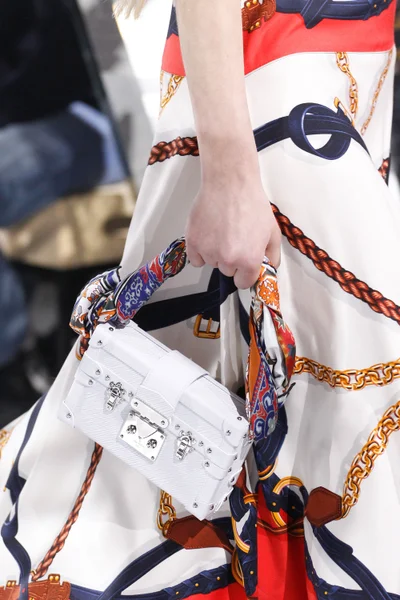 Look 5